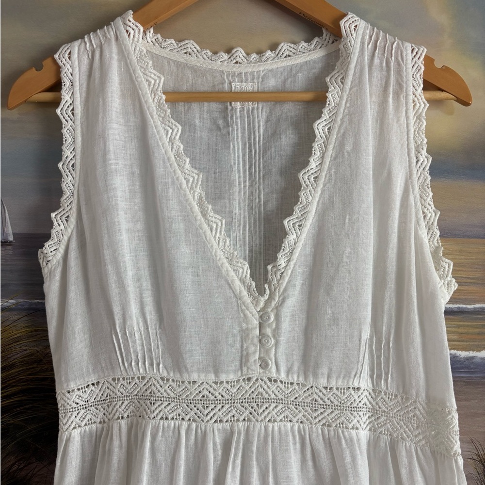 Sleeveless White Maxi Dress with Lace Trim - Picture 2 of 13